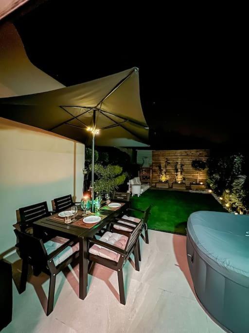 Relaxing Garden Los Cristianos Con Jacuzzi Y Barbacoa アロナ エクステリア 写真