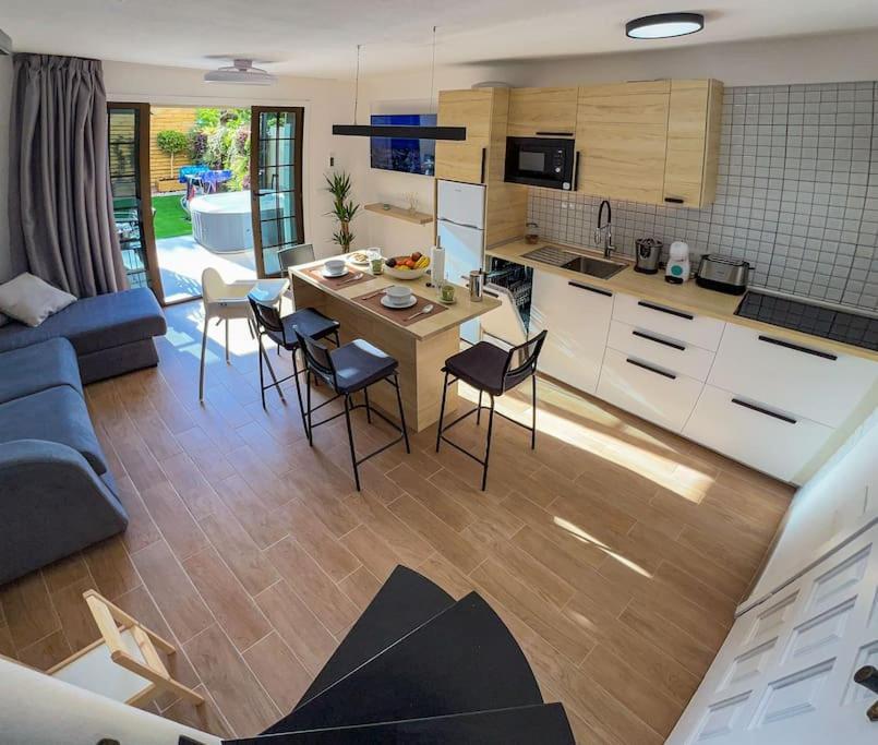 Relaxing Garden Los Cristianos Con Jacuzzi Y Barbacoa アロナ エクステリア 写真