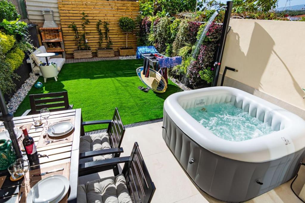 Relaxing Garden Los Cristianos Con Jacuzzi Y Barbacoa アロナ エクステリア 写真
