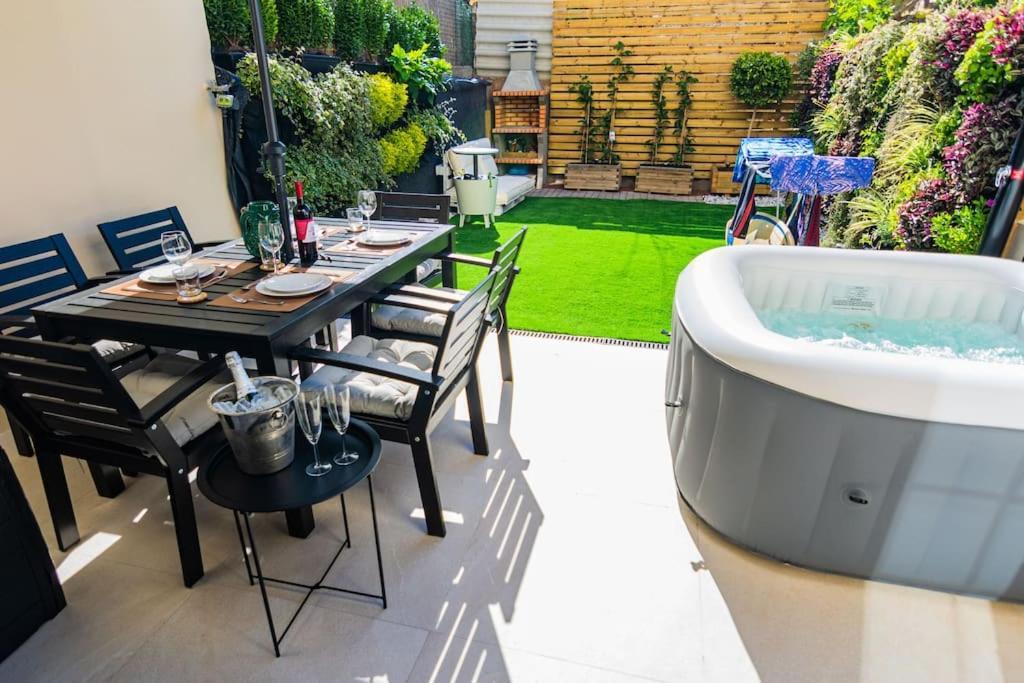 Relaxing Garden Los Cristianos Con Jacuzzi Y Barbacoa アロナ エクステリア 写真