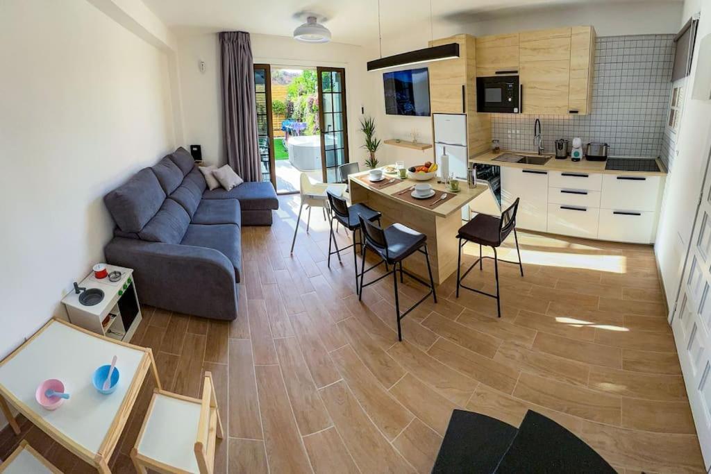 Relaxing Garden Los Cristianos Con Jacuzzi Y Barbacoa アロナ エクステリア 写真